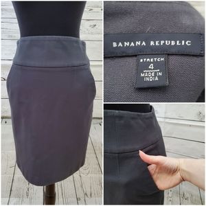 Banana Republic gray skirt w/pockets.